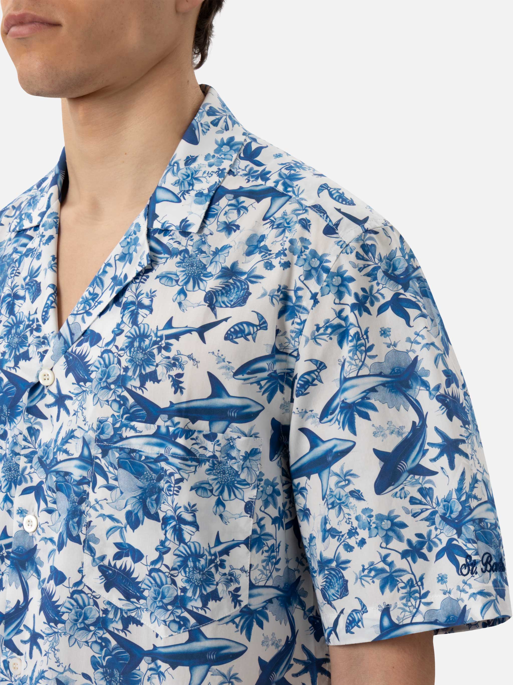 Short sleeves Kalea cotton shirt with shark print | AI CO-CREATED DESIGN BY RICKDICK - POWERED BY RED-EYE - Image 3