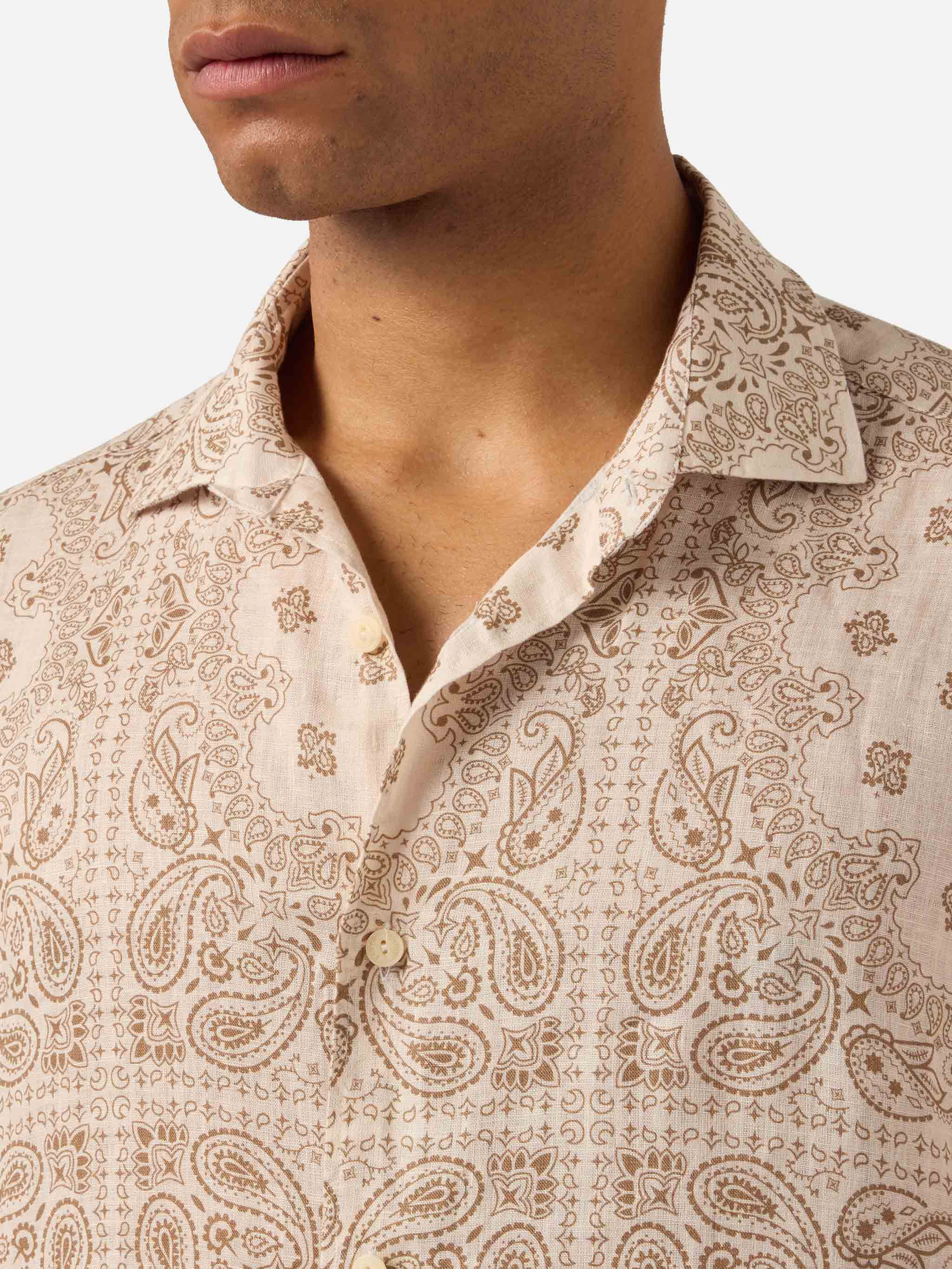 Pamplona linen shirt with all-over bandana print - Image 2