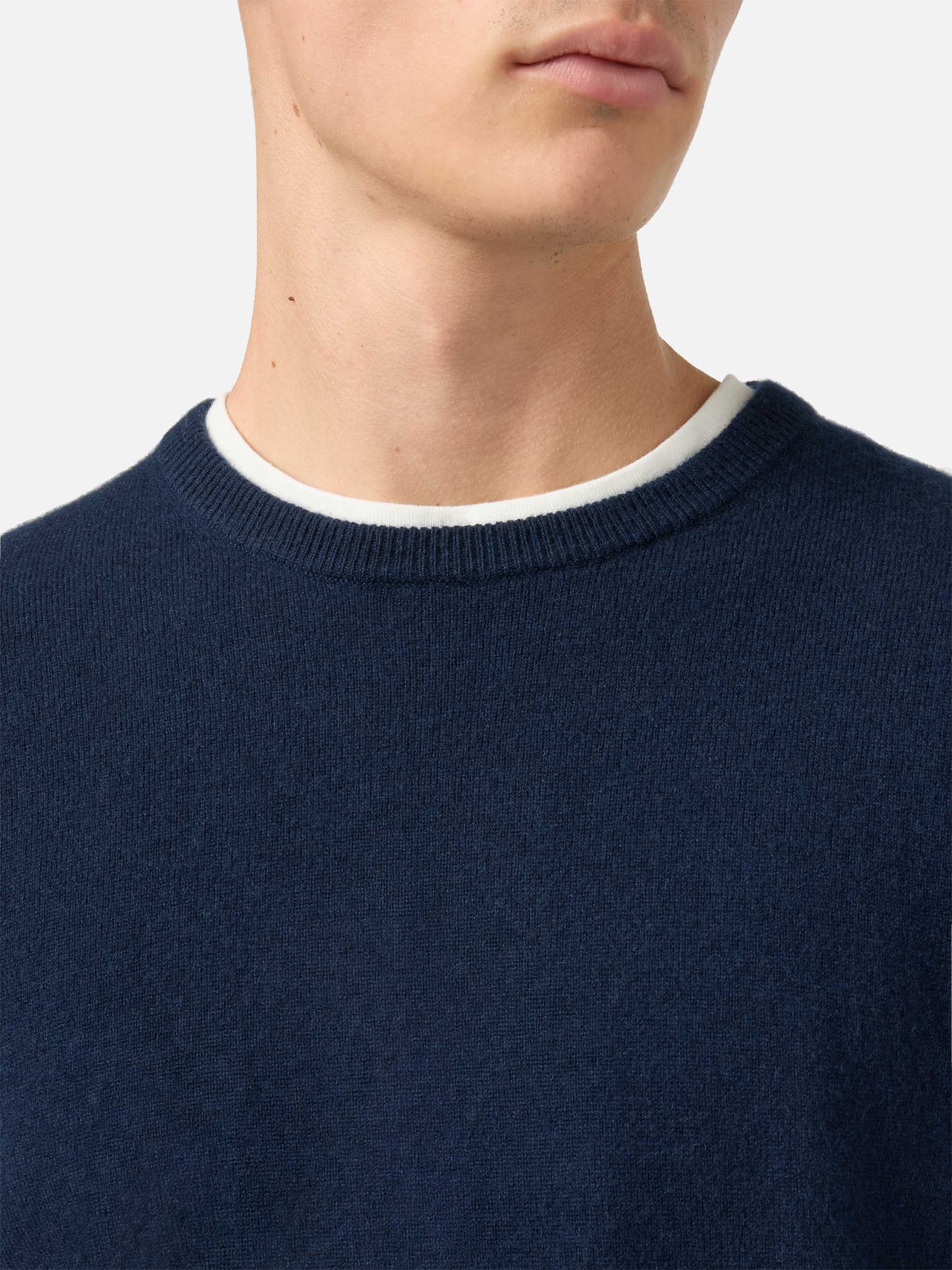 Regent crewneck sweater in 100% navy blue CASHMERE - Image 2